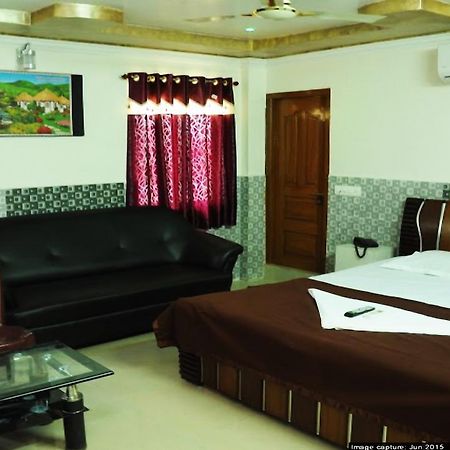 Hotel Manorama Inn Khammam Exterior photo